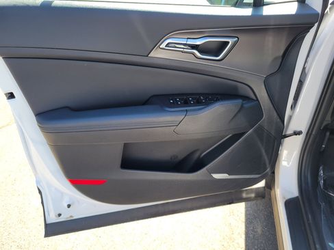 Used 2026 Kia Sportage EX FWD image 19