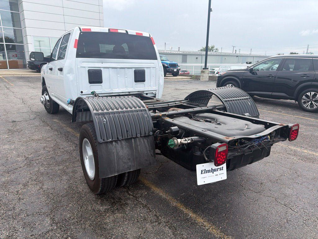 Used 2022 RAM 3500 Tradesman w/ Chrome Appearance Group AWD/4WD image 6