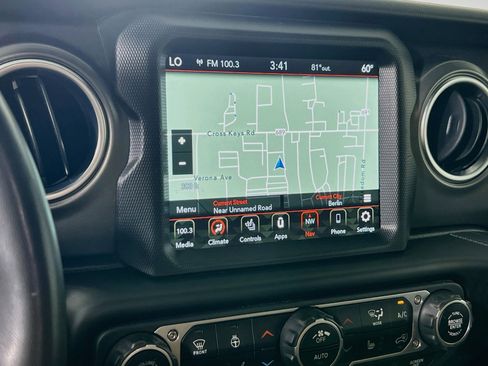 Used 2023 Jeep Gladiator Rubicon w/ Cold Weather Group AWD/4WD image 13