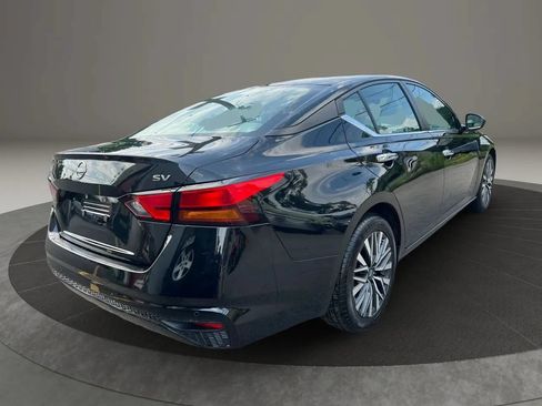 Used 2024 Nissan Altima 2.5 SV FWD image 5