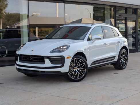 Certified 2026 Porsche Macan AWD/4WD image 1