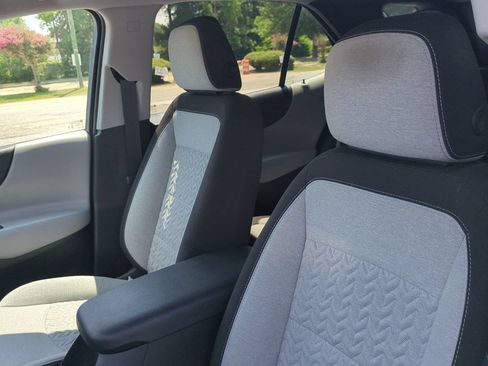 Used 2023 Chevrolet Equinox LS w/ LPO, Cargo Package FWD image 17