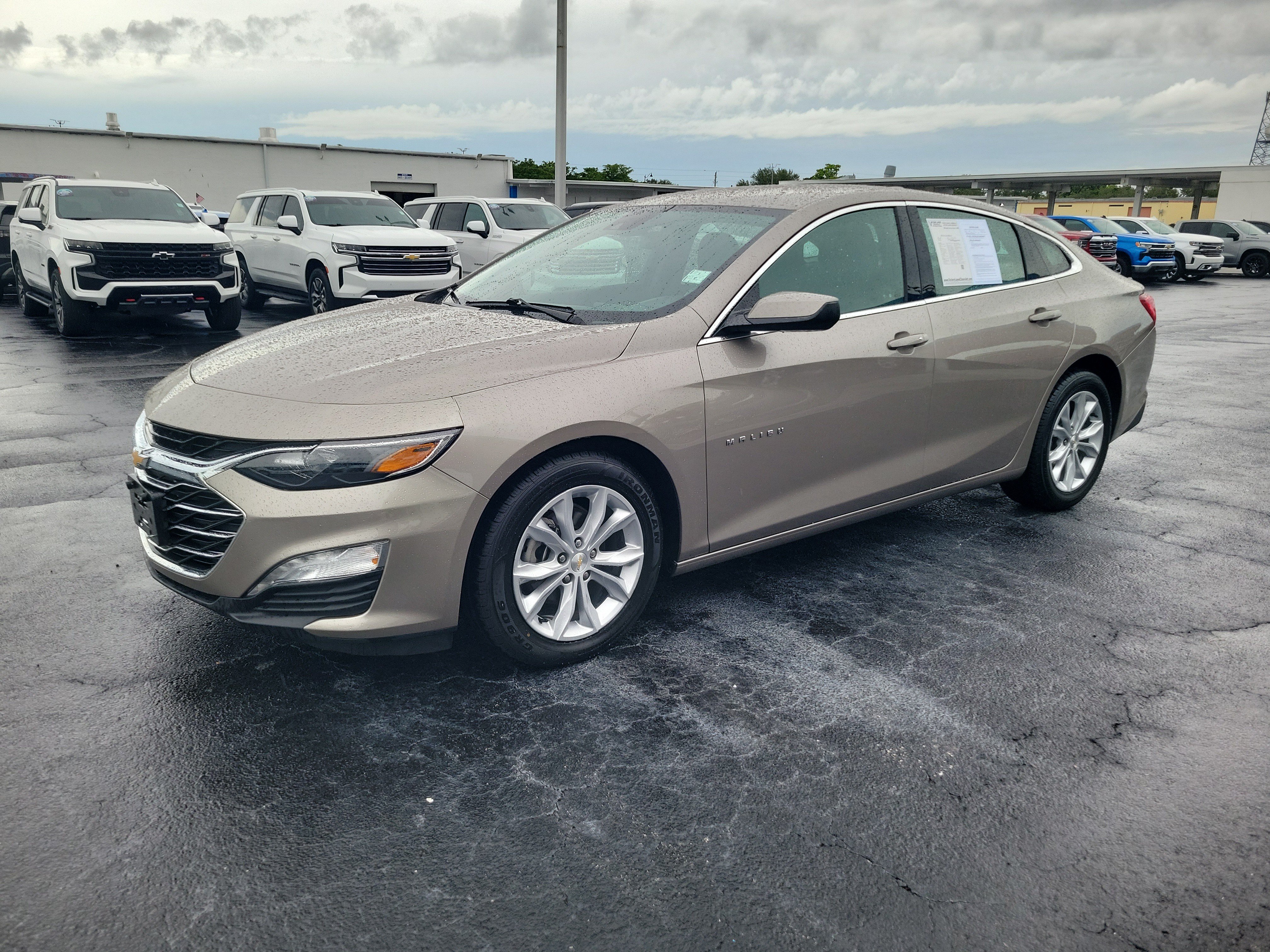Used 2024 Chevrolet Malibu LT FWD image 2