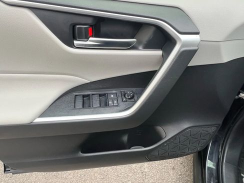 Used 2020 Toyota RAV4 XLE w/ XLE Grade Weather Package image 21