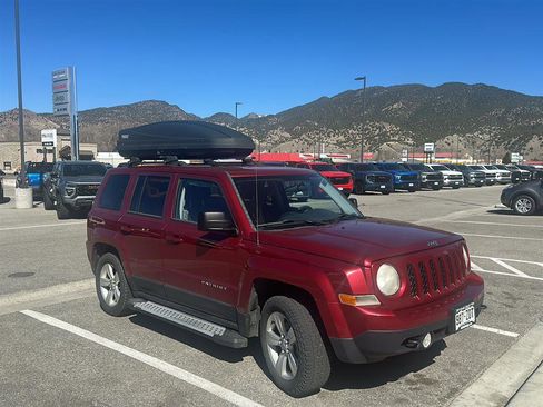 Used 2012 Jeep Patriot Latitude image 2