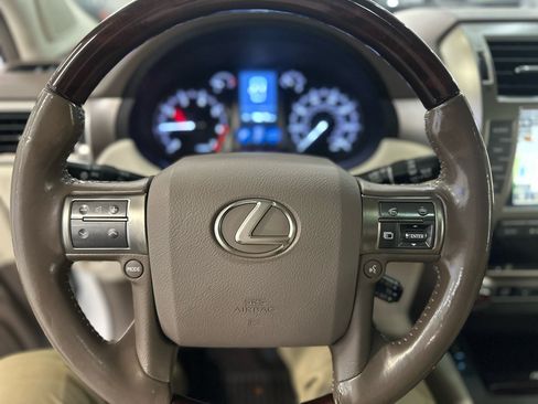 Used 2018 Lexus GX 460 Premium w/ Premium Package image 18