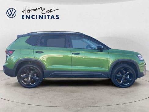 Certified 2025 Volkswagen Taos SE image 6