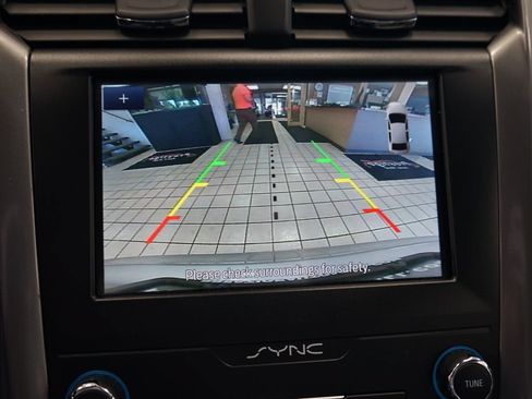 Used 2019 Ford Fusion SE AWD/4WD image 8
