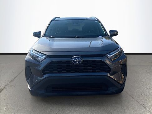 Used 2022 Toyota RAV4 XLE image 9