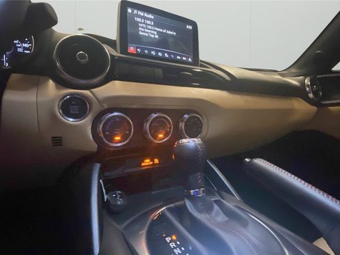 Used 2016 MAZDA MX-5 Miata Grand Touring RWD image 17