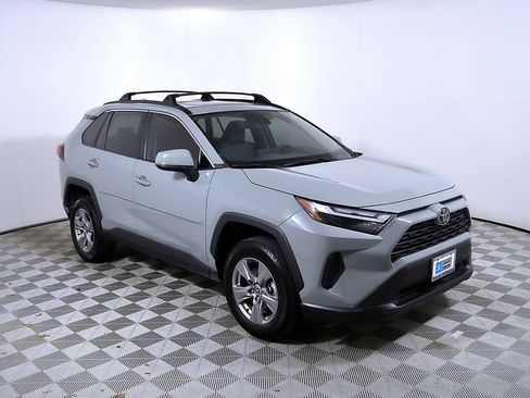 Used 2022 Toyota RAV4 XLE w/ Convenience Package FWD image 6