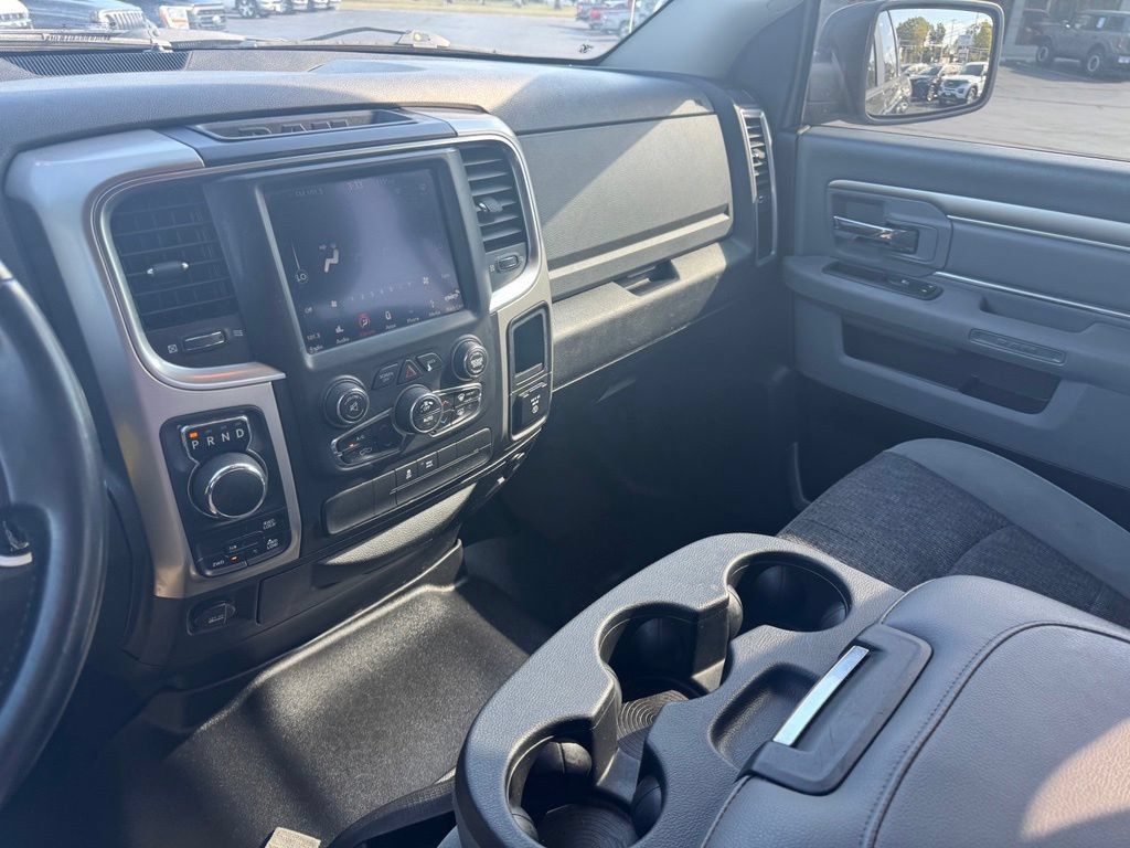Used 2019 RAM 1500 Classic SLT w/ Luxury Group AWD/4WD image 13