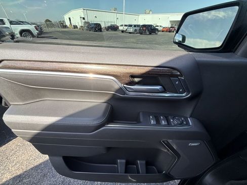 Used 2022 GMC Sierra 1500 Elevation w/ Elevation Premium Package image 29