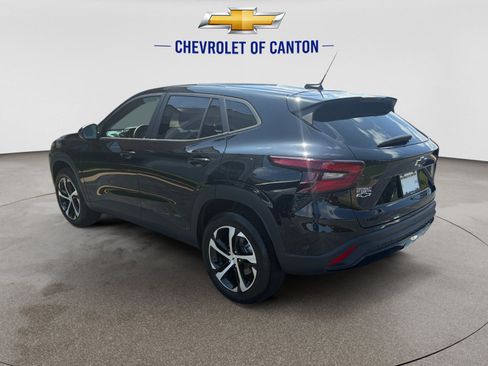 Used 2025 Chevrolet Trax RS w/ Driver Confidence Package FWD image 7