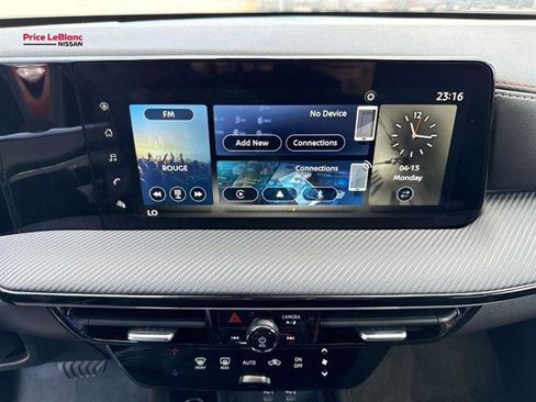 New 2025 Nissan Kicks SR FWD image 15