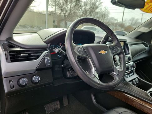 Used 2017 Chevrolet Suburban LT image 24