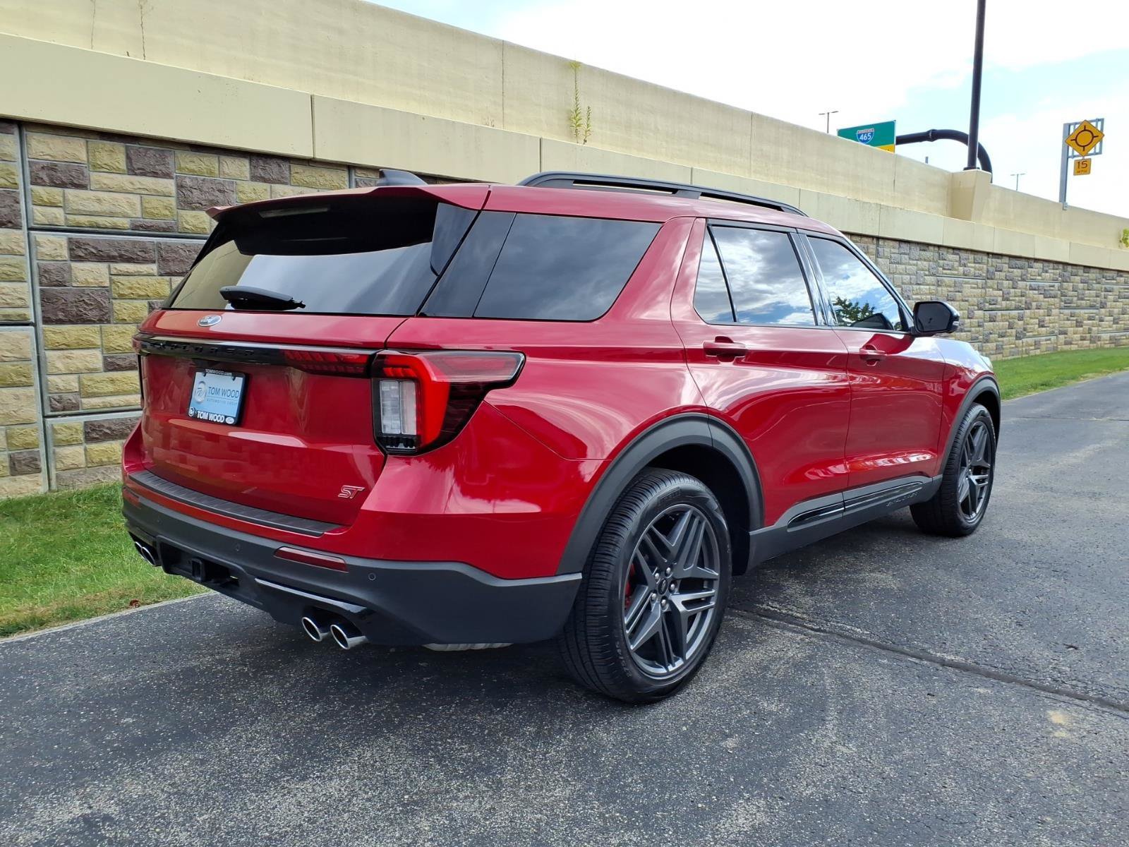 Used 2025 Ford Explorer ST w/ Sun And Sound Package AWD/4WD image 10