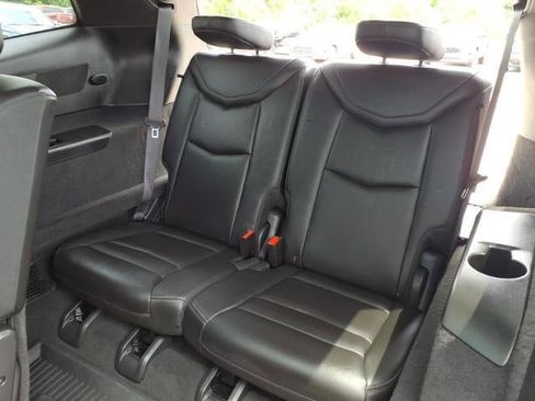 Used 2024 Cadillac XT6 Luxury w/ LPO, Floor Liner Package AWD/4WD image 20