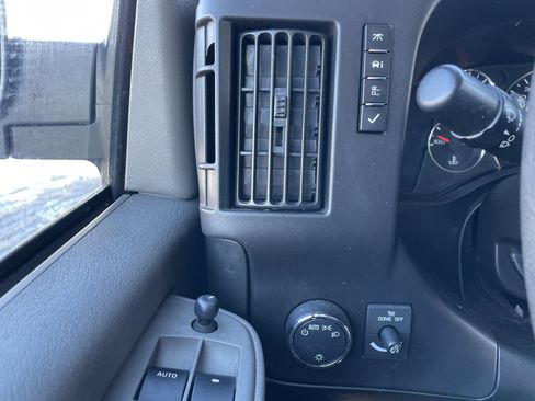 Used 2018 Chevrolet Express 2500 LT w/ LT Preferred Equipment Group image 19