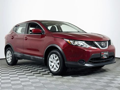 Used 2019 Nissan Rogue Sport S FWD image 1