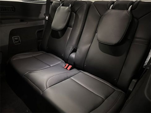 Used 2025 Lincoln Aviator AWD w/ Equipment Group 101A image 18