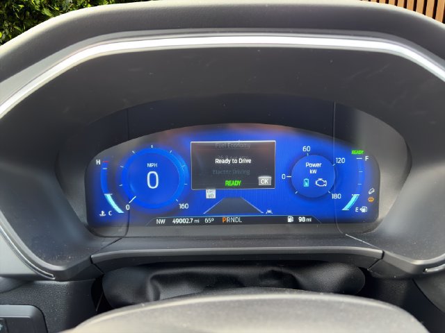 Used 2021 Ford Escape Titanium FWD image 3