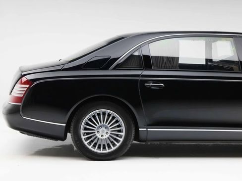 Used 2012 Maybach 62 RWD image 18