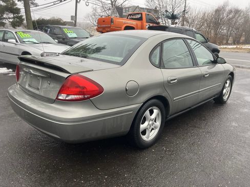 Used 2004 Ford Taurus SE image 7