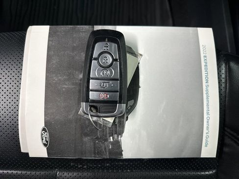 Used 2022 Ford Expedition Max XLT image 46
