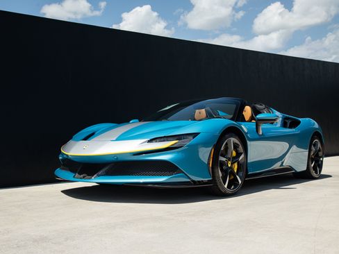 Certified 2024 Ferrari SF90 Spider AWD/4WD image 11