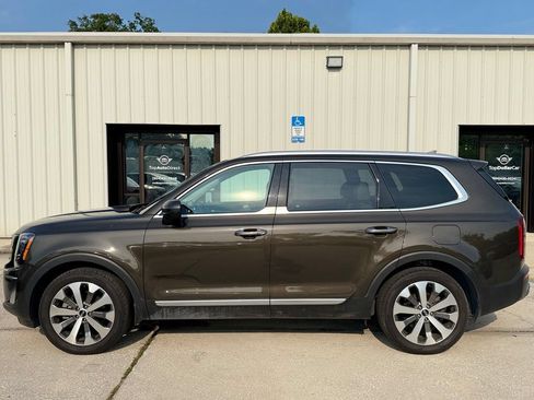 Used 2021 Kia Telluride S FWD image 2