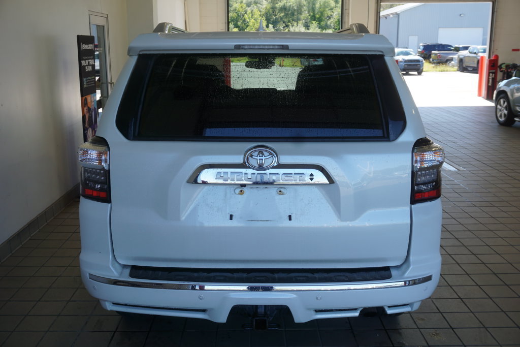Used 2023 Toyota 4Runner Limited AWD/4WD image 18