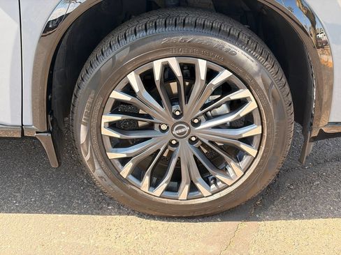 Certified 2025 Nissan Rogue Platinum FWD image 10