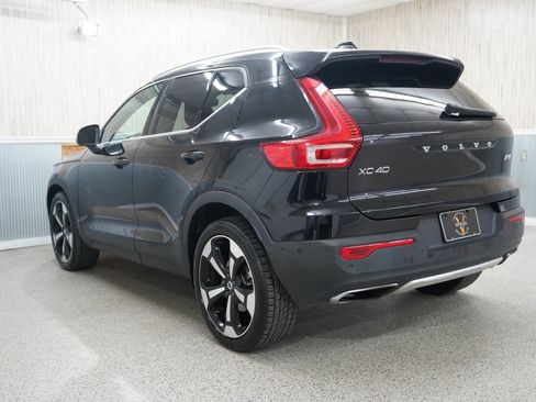 Used 2019 Volvo XC40 T5 Inscription image 7
