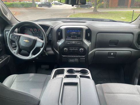 Used 2020 Chevrolet Silverado 1500 Custom w/ Custom Value Package image 15