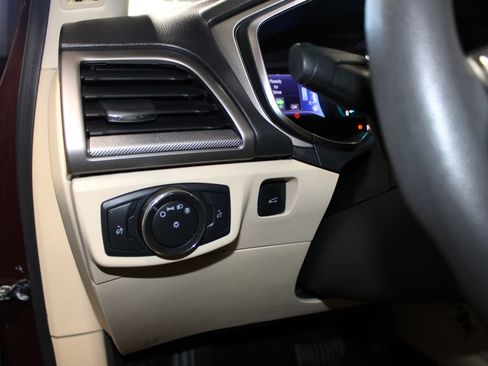 Used 2013 Ford Fusion SE image 19