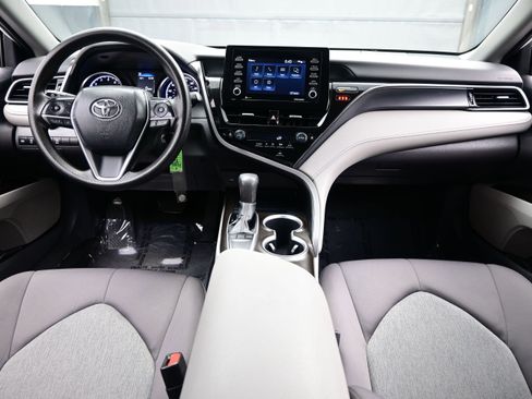 Used 2022 Toyota Camry LE FWD image 17