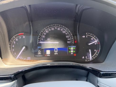 Used 2018 Cadillac XT5 Luxury w/ Driver Awareness Package image 30