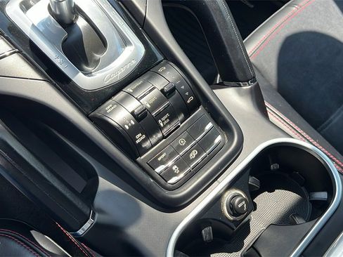 Used 2016 Porsche Cayenne GTS image 32