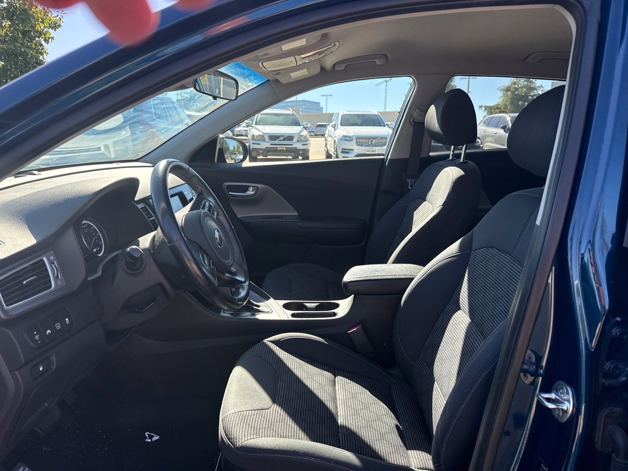 Used 2019 Kia Niro LX FWD image 19