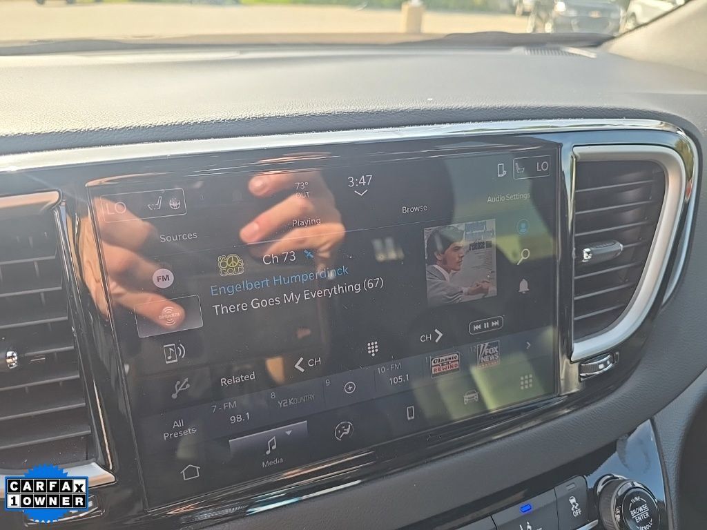 Used 2025 Chrysler Pacifica Select FWD image 10
