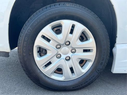 Used 2019 Dodge Grand Caravan SE FWD image 30