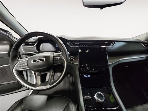 Used 2022 Jeep Grand Cherokee Limited image 10