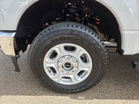 New 2026 Ford F250 XLT w/ FX4 Off-Road Package image 21