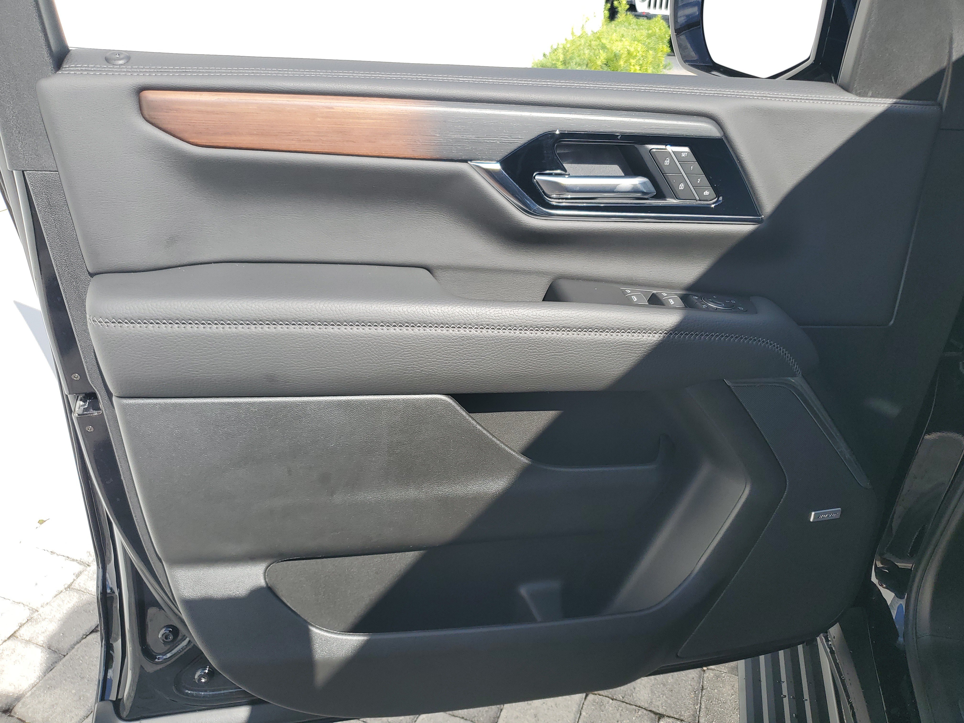 Used 2026 GMC Yukon Denali w/ Sun & Power Step Package RWD image 16