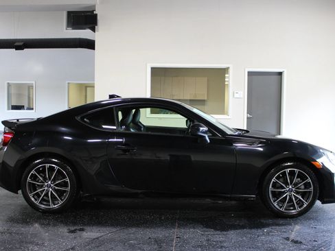 Used 2018 Subaru BRZ Limited RWD image 2