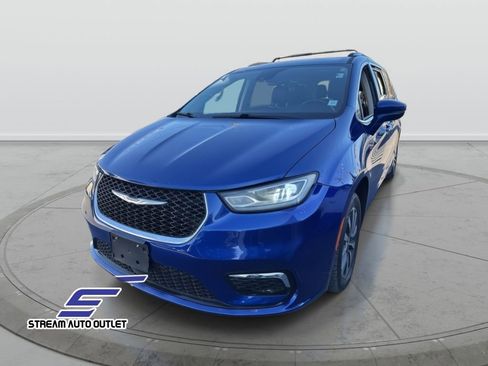 Used 2021 Chrysler Pacifica Touring-L image 6