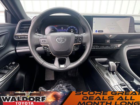 Used 2025 Toyota Crown XLE image 6