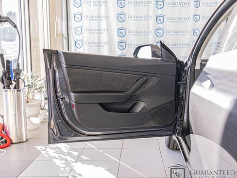 Used 2018 Tesla Model 3 Long Range image 25