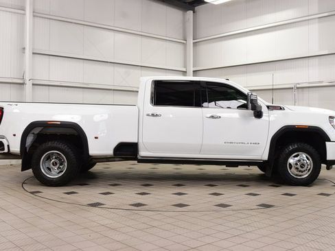 Used 2023 GMC Sierra 3500 Denali w/ Denali Ultimate Package image 8